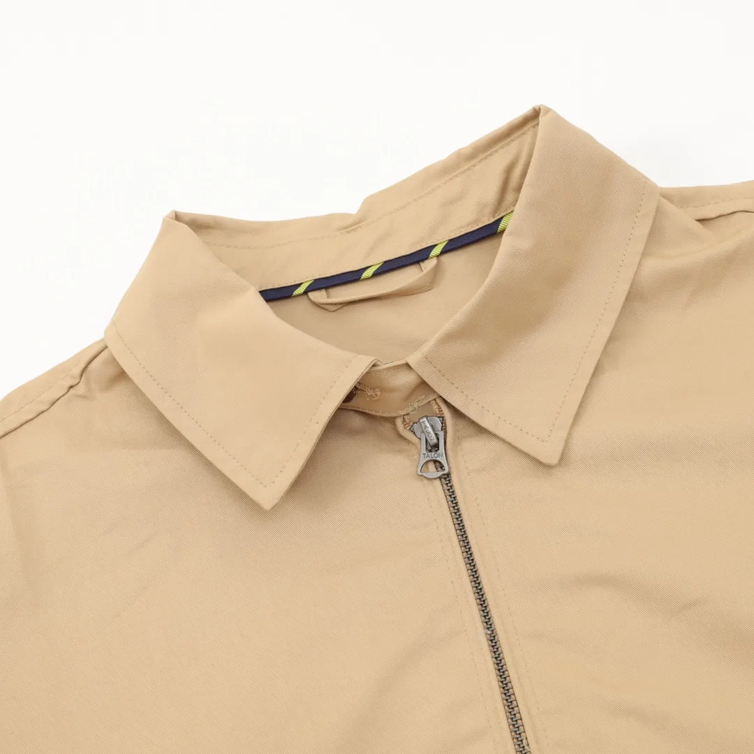 🅿️580 Polo Ralph Lauren R01 Clean fit vintage retro zipper jacket. This is a couple style that can be worn by both boys and girls. It is an eternal classic. This fabric is really different from others. The new model is not as stiff as the old model. I think it is better to wear. The most classic one is probably it. It is 100% pure cotton. The hardness is just right and not that stiff!! This is this year's upgrade, but I feel it is easier to wear. The embroidery on the chest is made of German Oman embroidery fiber with original data. The embroidery process is very particular. Japanese Tajima machines are used to ensure exquisite three-dimensional embroidery, which is what I said is different from what is on the market. Regarding the workmanship, the version is a loose version and can be worn by boys and girls!! The coat may be worn longer and the Mid-Autumn Festival is about to go out in October. Retro will never go out of style. Color: Khaki Navy Size: S-XL